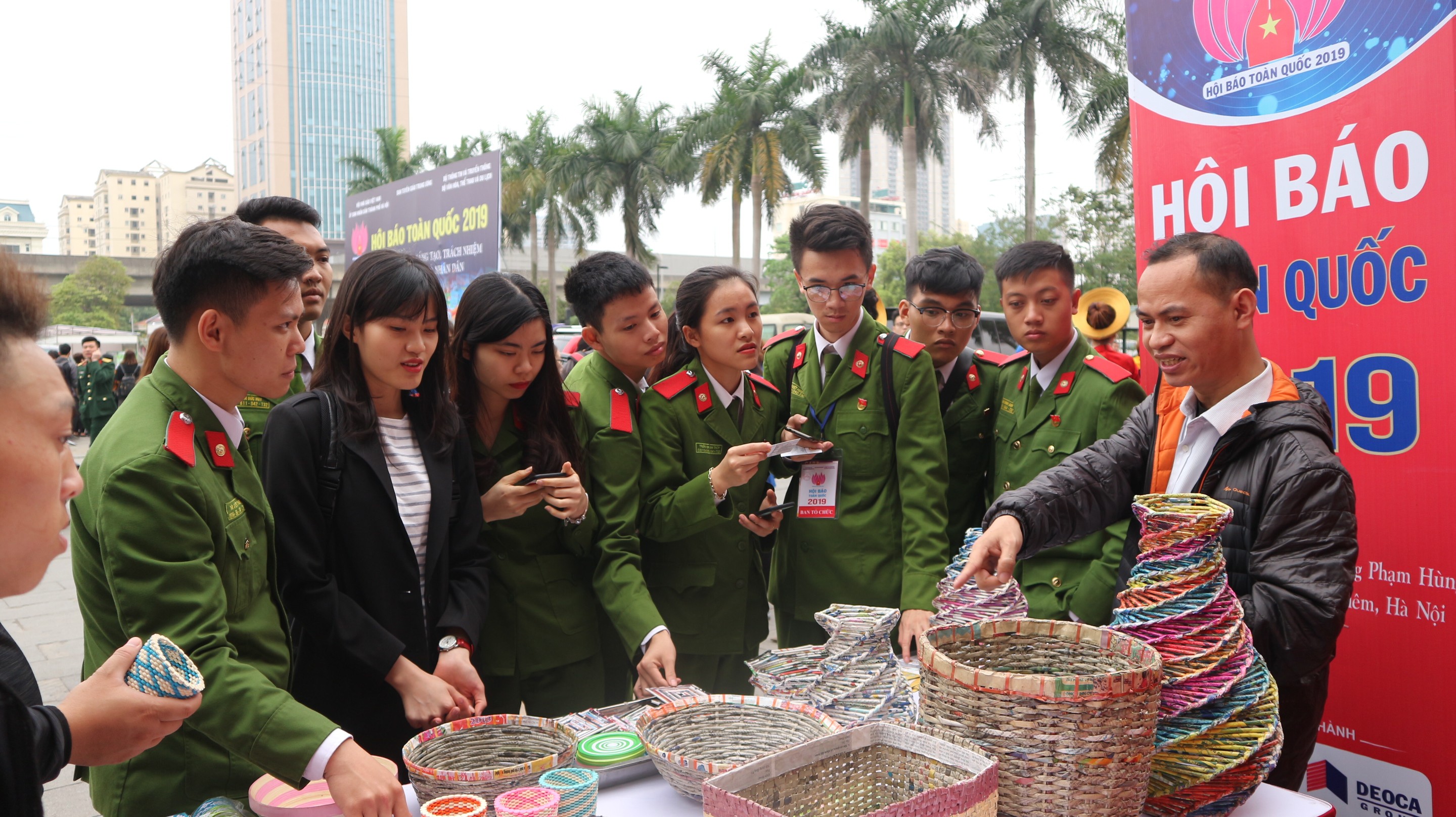 Tin nhanh - Những hình ảnh ấn tượng nhất ngày khai mạc Hội báo toàn quốc 2019 (Hình 12).