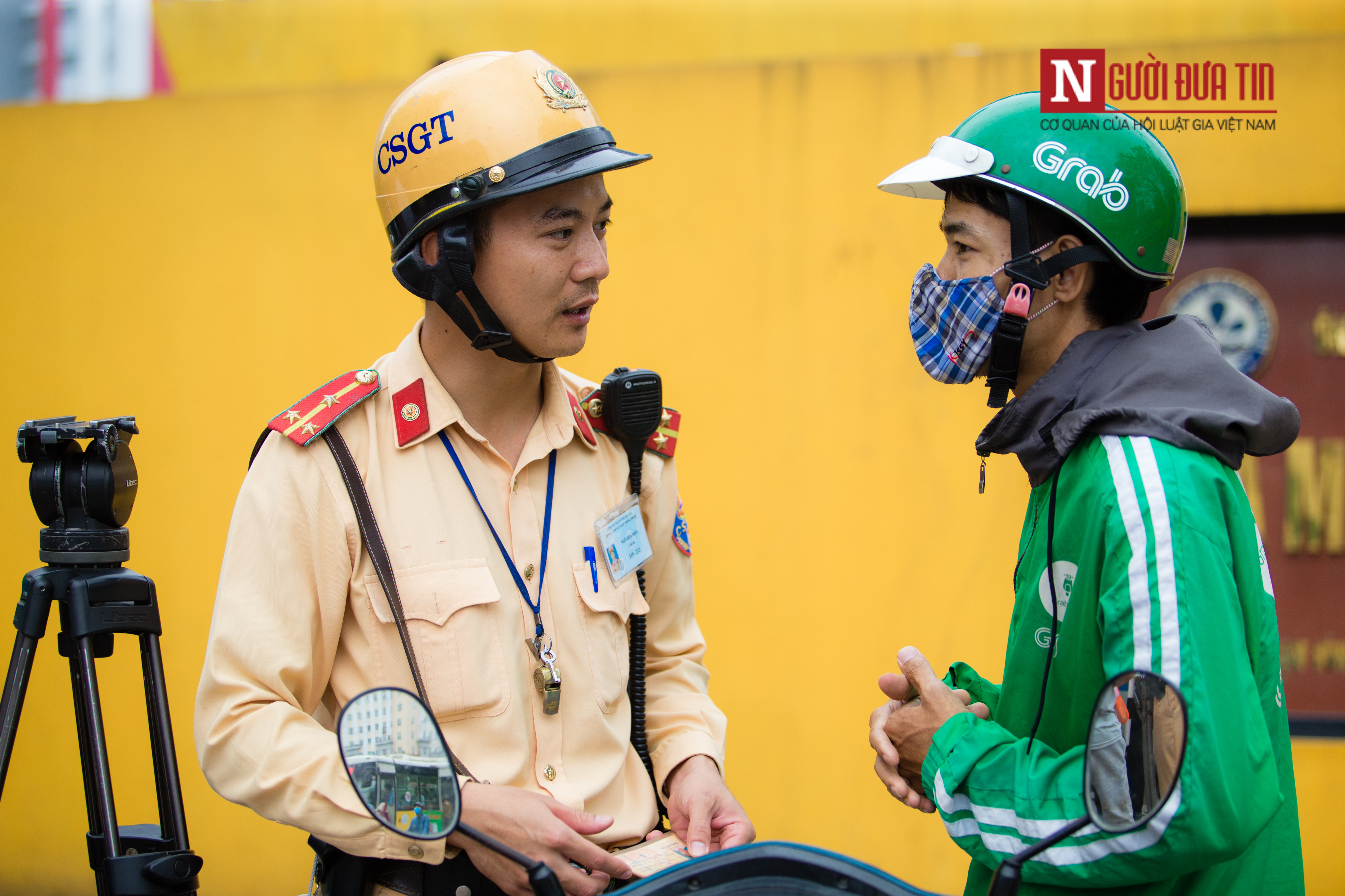 Tin nhanh - Hàng loạt phương tiện thô sơ bị xử phạt ở đường vành đai 3 trên cao