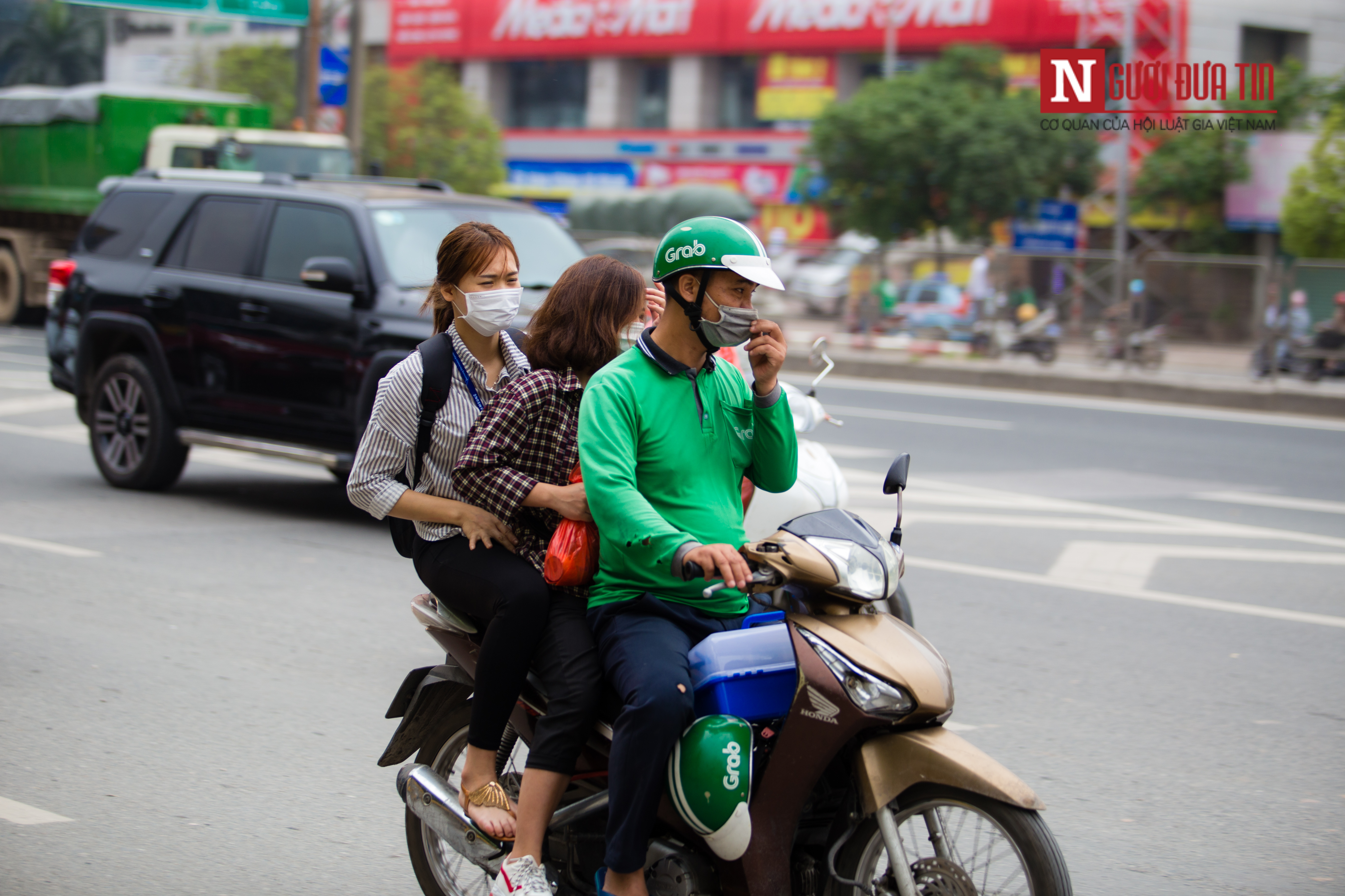 Tin nhanh - Hàng loạt phương tiện thô sơ bị xử phạt ở đường vành đai 3 trên cao (Hình 9).