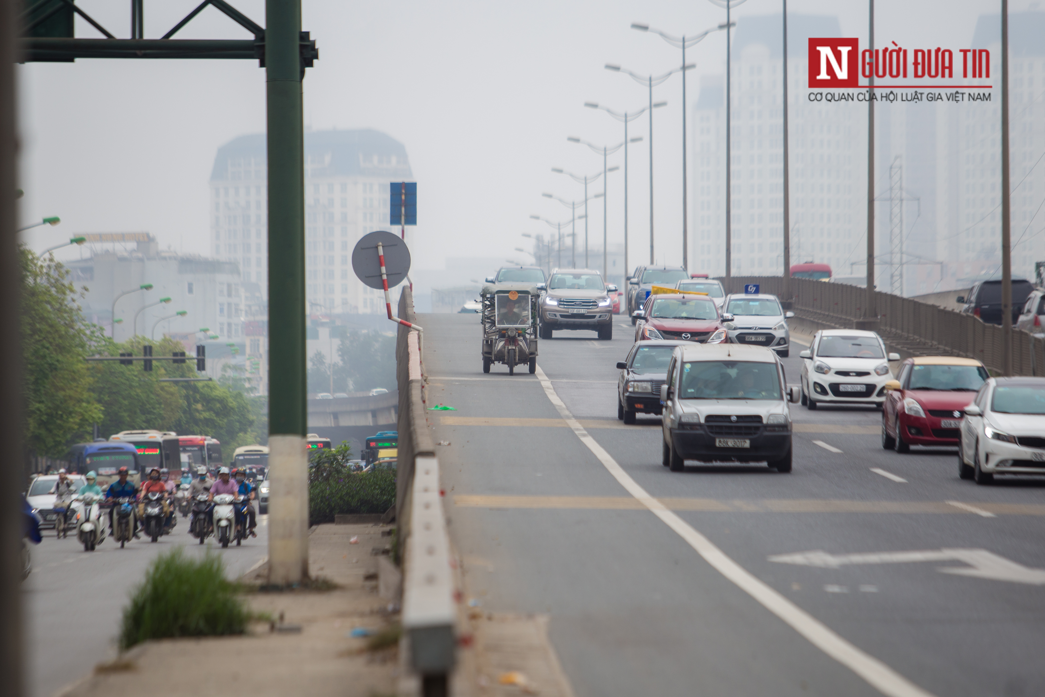 Tin nhanh - Hàng loạt phương tiện thô sơ bị xử phạt ở đường vành đai 3 trên cao (Hình 7).