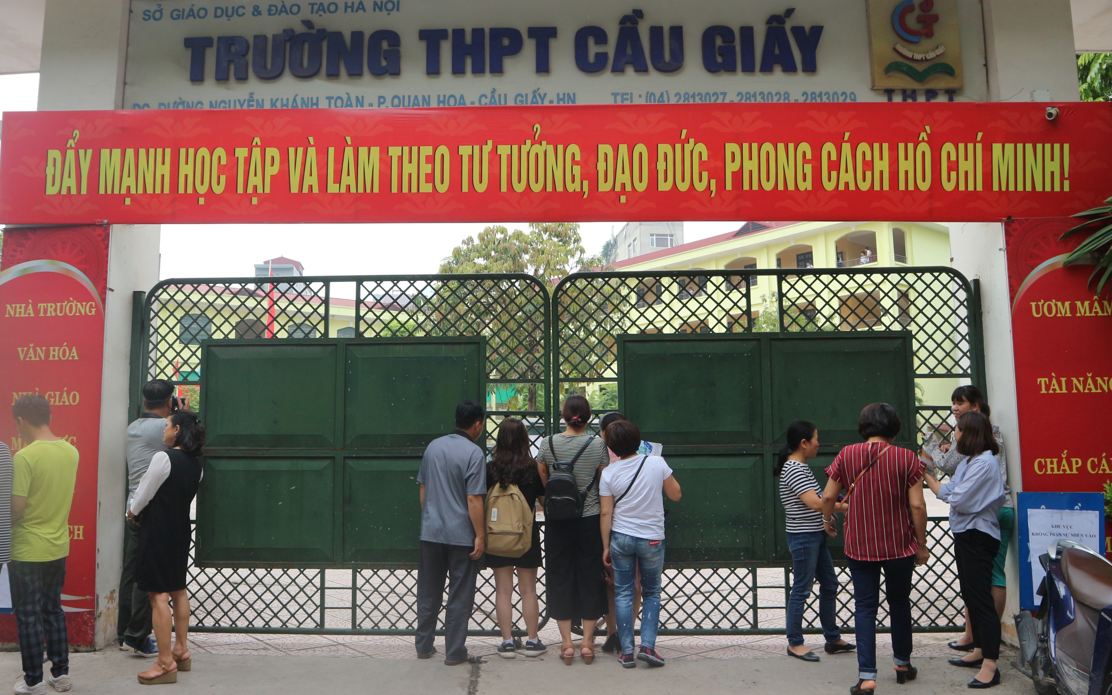 Giáo dục - Thi tuyển sinh lớp 10: Đề Tiếng Anh và Lịch sử đều dễ, thí sinh rạng rỡ, phụ huynh 'thở phào'