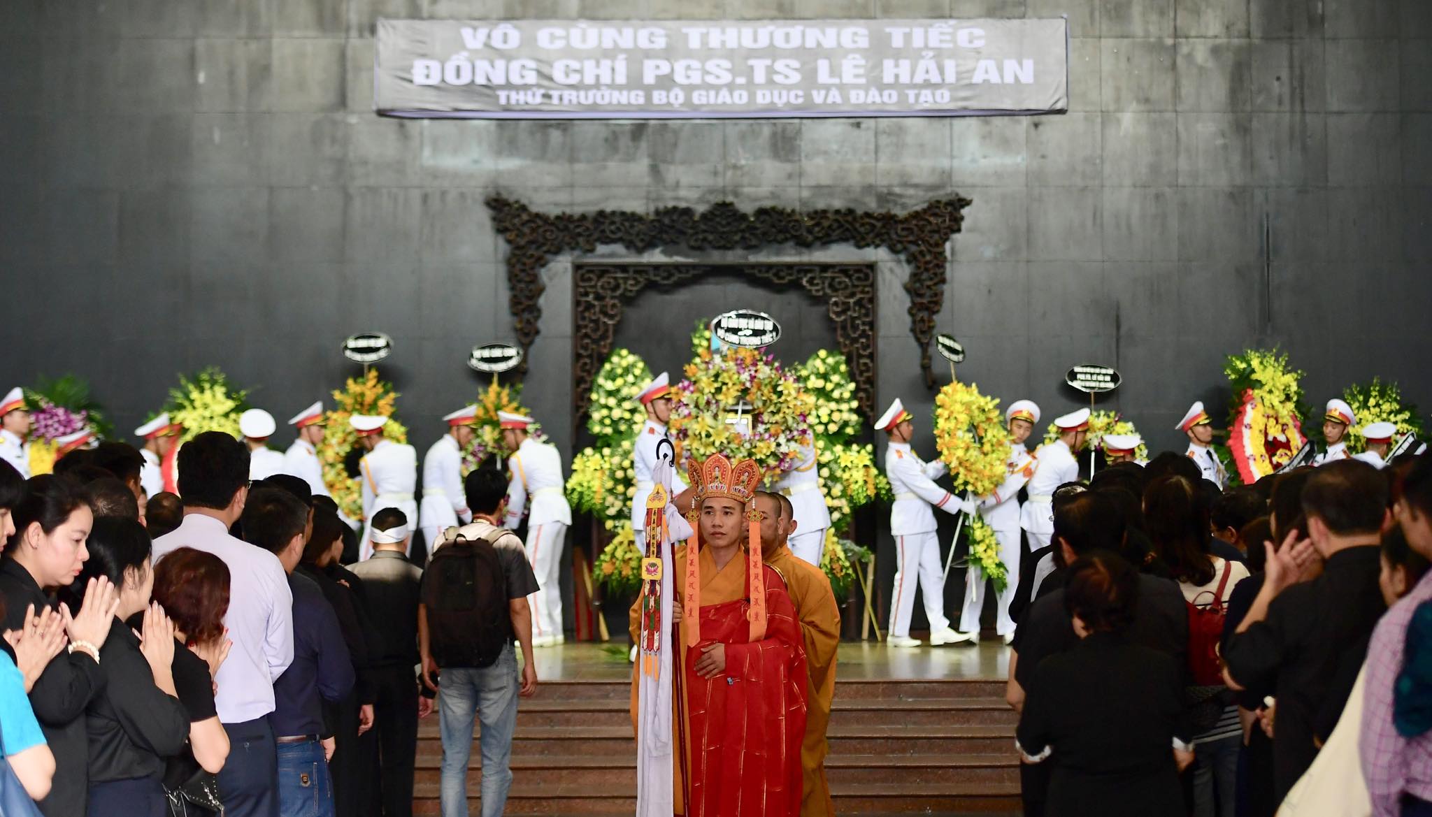 Tin nhanh - Bộ trưởng Phùng Xuân Nhạ gửi lời tiễn biệt trong lễ truy điệu Thứ trưởng Lê Hải An (Hình 4).