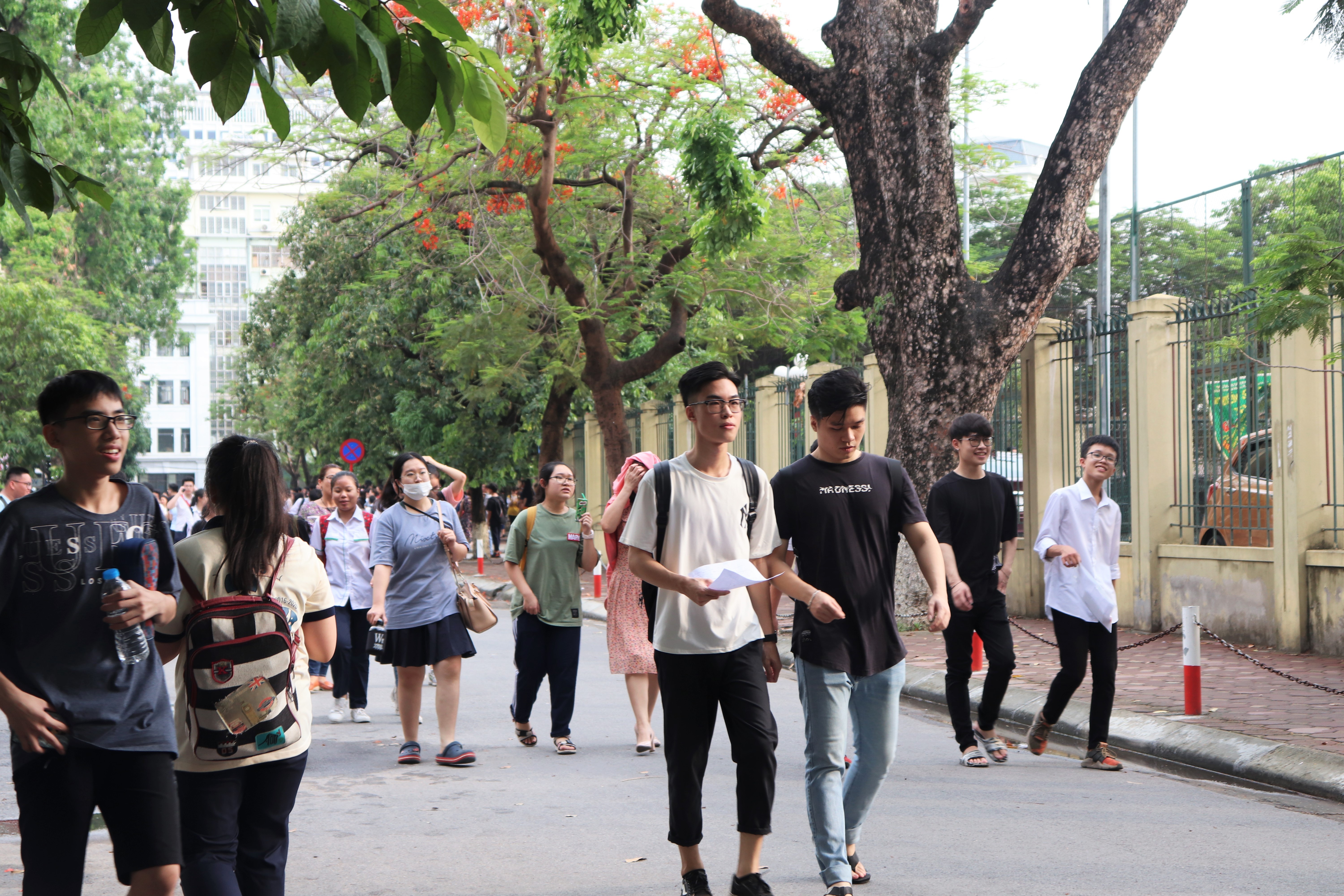 Giáo dục - Trường THPT tuyển sinh sớm nhất Hà Nội, đề thi “bắt trend” Covid-19 (Hình 6).