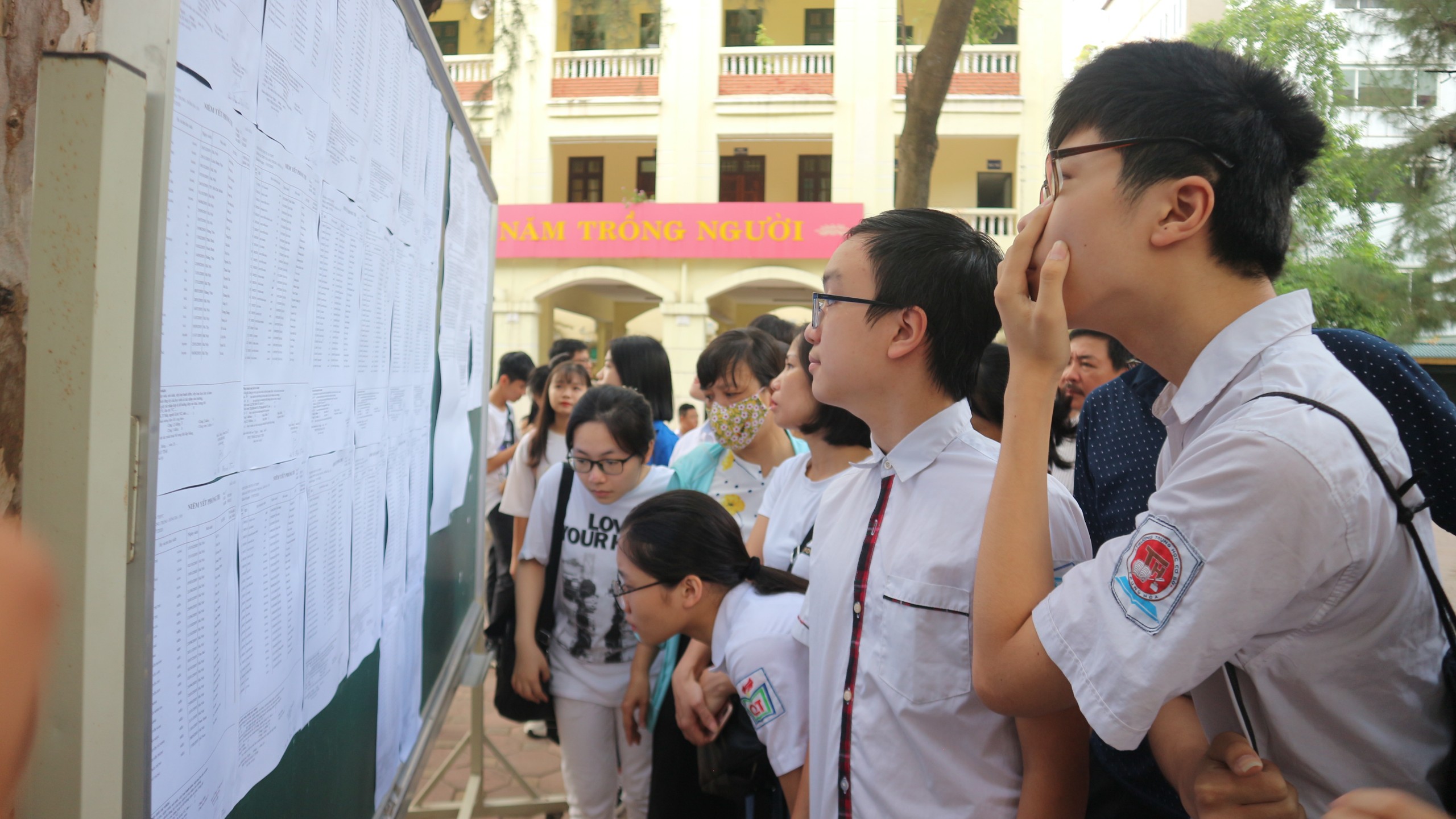 Giáo dục - Nhiều thí sinh đến nhầm điểm thi trong ngày làm thủ tục thi vào lớp 10 tại Hà Nội