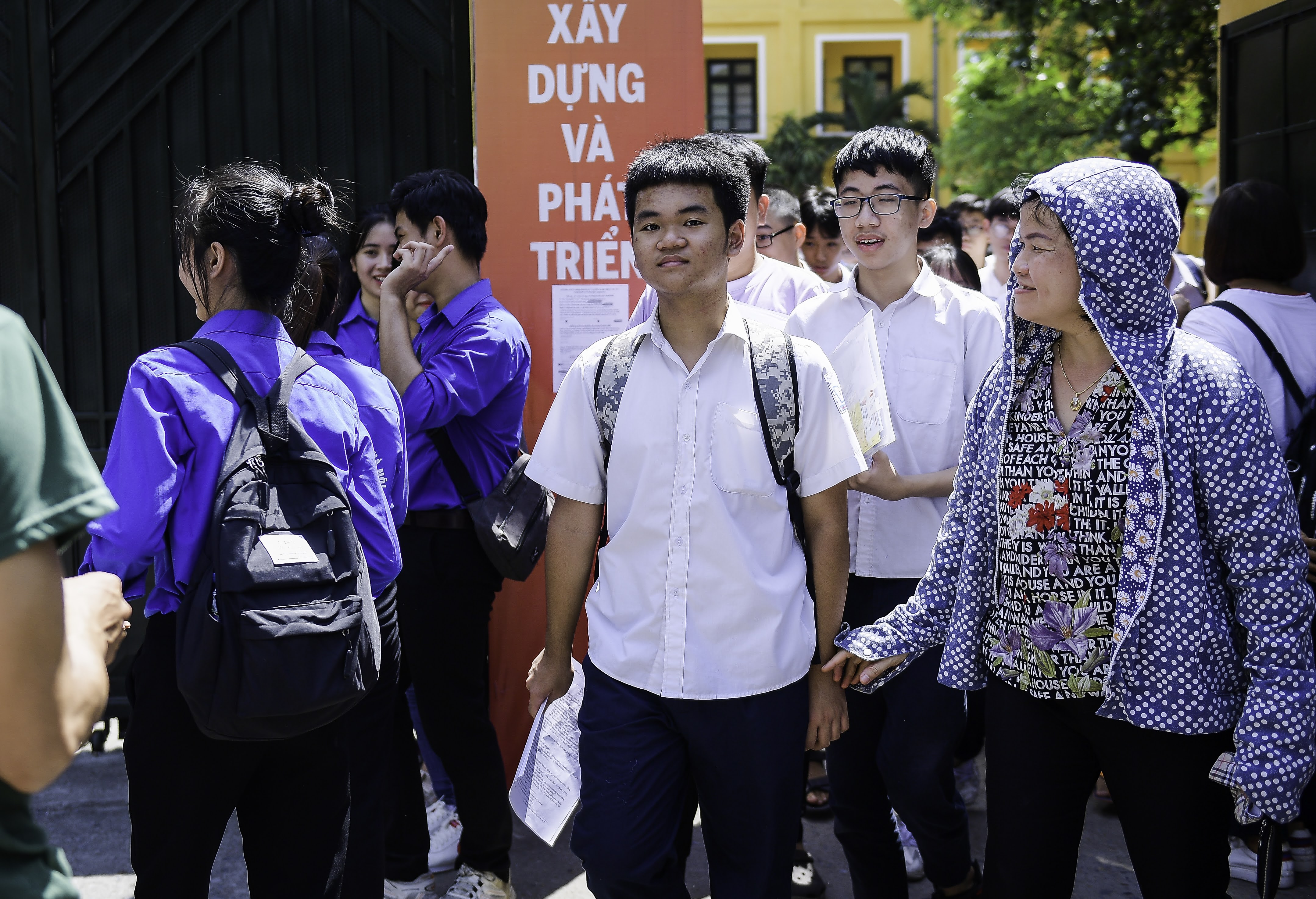 Giáo dục - Thí sinh Hà Nội tự tin đề Ngữ văn dễ “ăn điểm”, làm thừa thời gian dù ôn “lệch tủ”