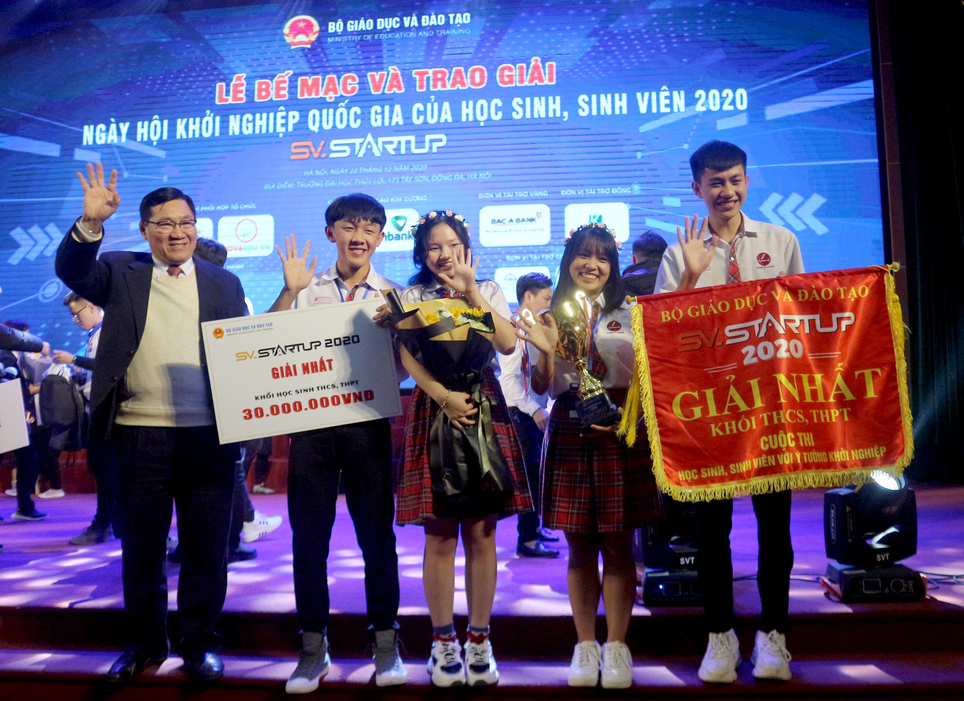 Giáo dục - Giấy xanh và ống hút hạt bơ giành giải Nhất cuộc thi SV-STARTUP 2020 (Hình 3).