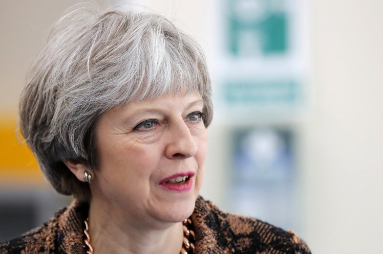 Ngày 4/5, một đối tượng bị buộc tội âm mưu sát hại Thủ tướng Anh Theresa May đã không nhận các tội danh về tấn công khủng bố tại một tòa án London. Nghi phạm Naa'imur Rahman, tới từ miền Bắc London, bị cáo buộc lên kế hoạch kích hoạt một thiết bị nổ tại lối vào văn phòng Thủ tướng ở Phố Downing nhằm thâm nhập vào văn phòng của Thủ tướng May và sát hại bà trong lúc hỗn loạn.