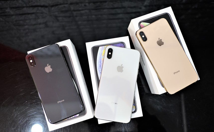 Sản phẩm - Tr&ecirc;n tay 3 phi&ecirc;n bản iPhone XS Max x&aacute;m, bạc v&agrave; v&agrave;ng hồng 