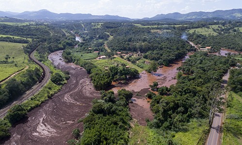 Tiêu điểm -  Hàng trăm người mất tích vì vỡ đập mỏ quặng sắt ở Brazil