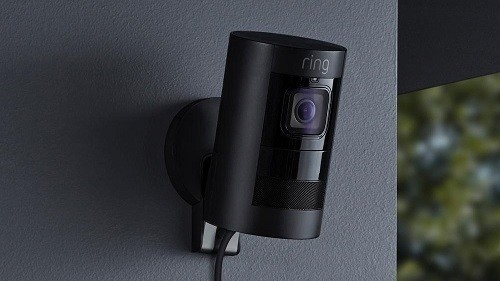 Cuộc sống số - Bé gái 8 tuổi hoảng loạn vì bị Hacker quấy rối qua camera an ninh 