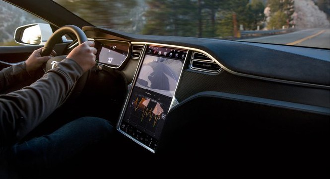 Cuộc sống số - Tesla chế tạo thành công pin điện ôtô có thể sử dụng đến 1,6 triệu km?