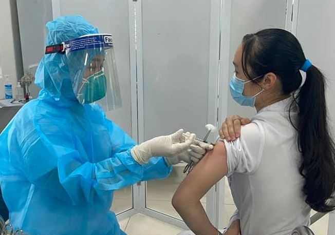 Tiêu điểm - Lợi ích thực sự của tiêm vaccine phòng COVID-19 là gì?