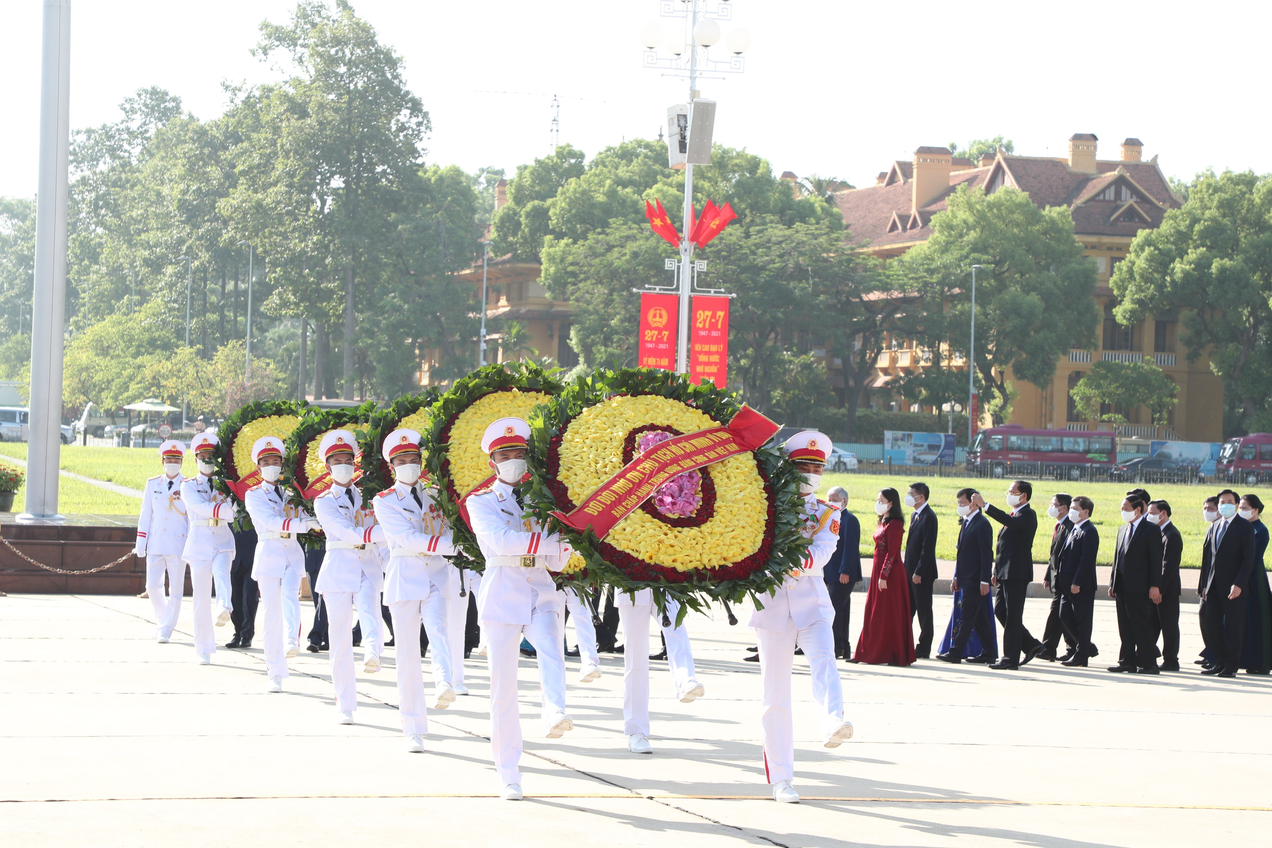 Tiêu điểm - Lãnh đạo Đảng, Nhà nước, Quốc hội đặt vòng hoa, tưởng niệm các Anh hùng liệt sĩ