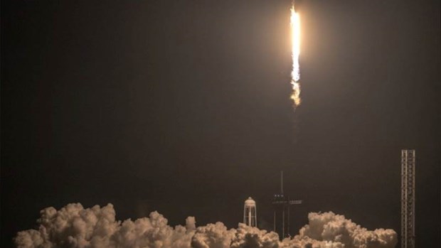 Công nghệ - SpaceX phóng thêm 15 vệ tinh Internet lên quỹ đạo