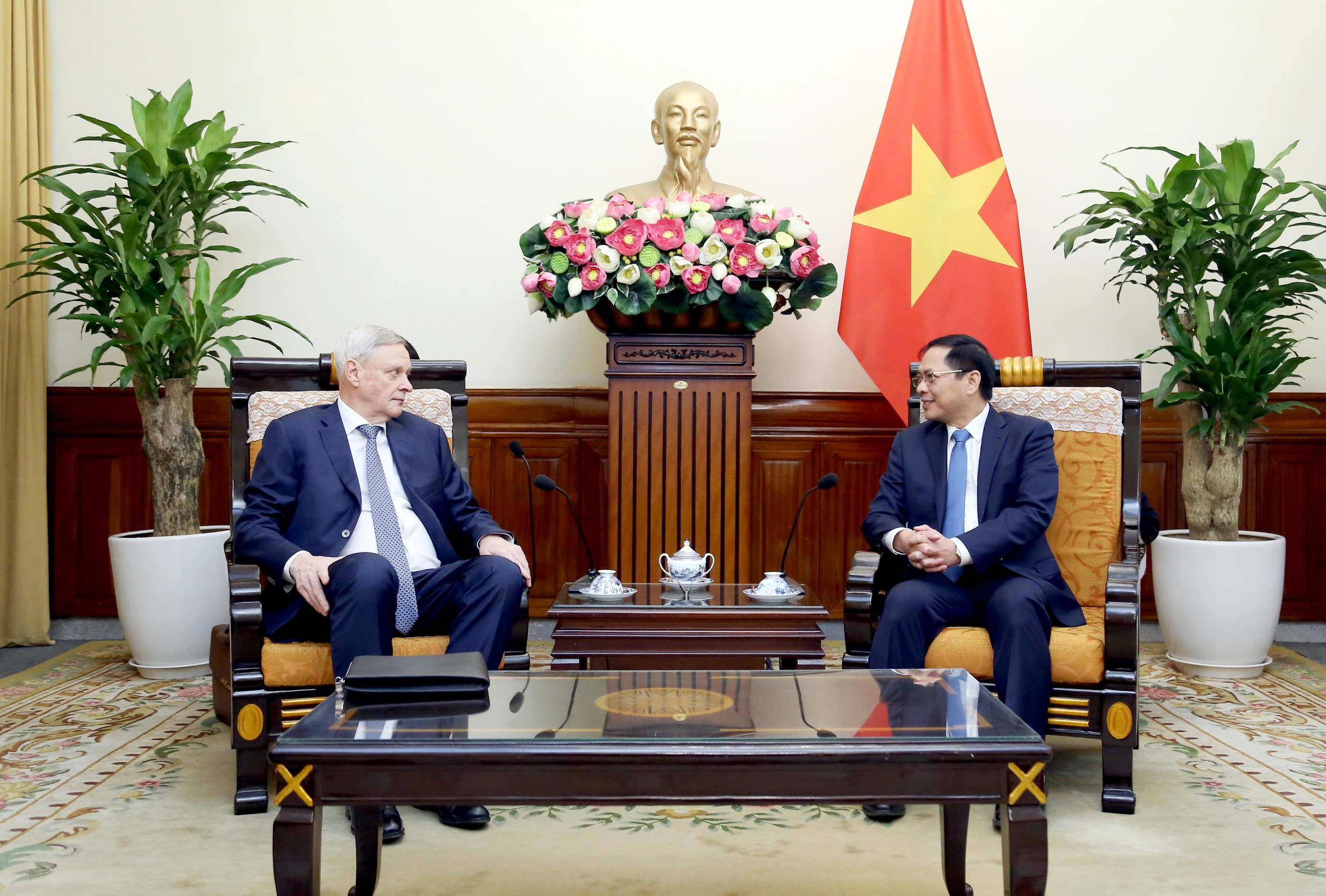 Tiêu điểm - Nga là một trong những đối tác ưu tiên hàng đầu trong chính sách đối ngoại của Việt Nam