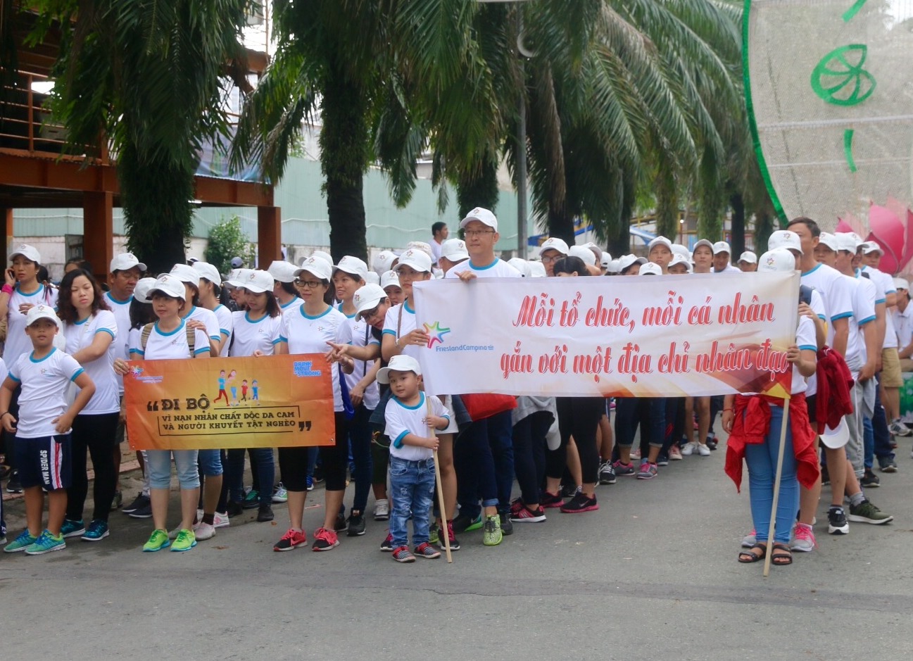 Cần biết - FrieslandCampina Việt Nam đồng hành cùng chương trình đi bộ 'Vì nạn nhân chất độc da cam và người khuyết tật nghèo' năm 2017