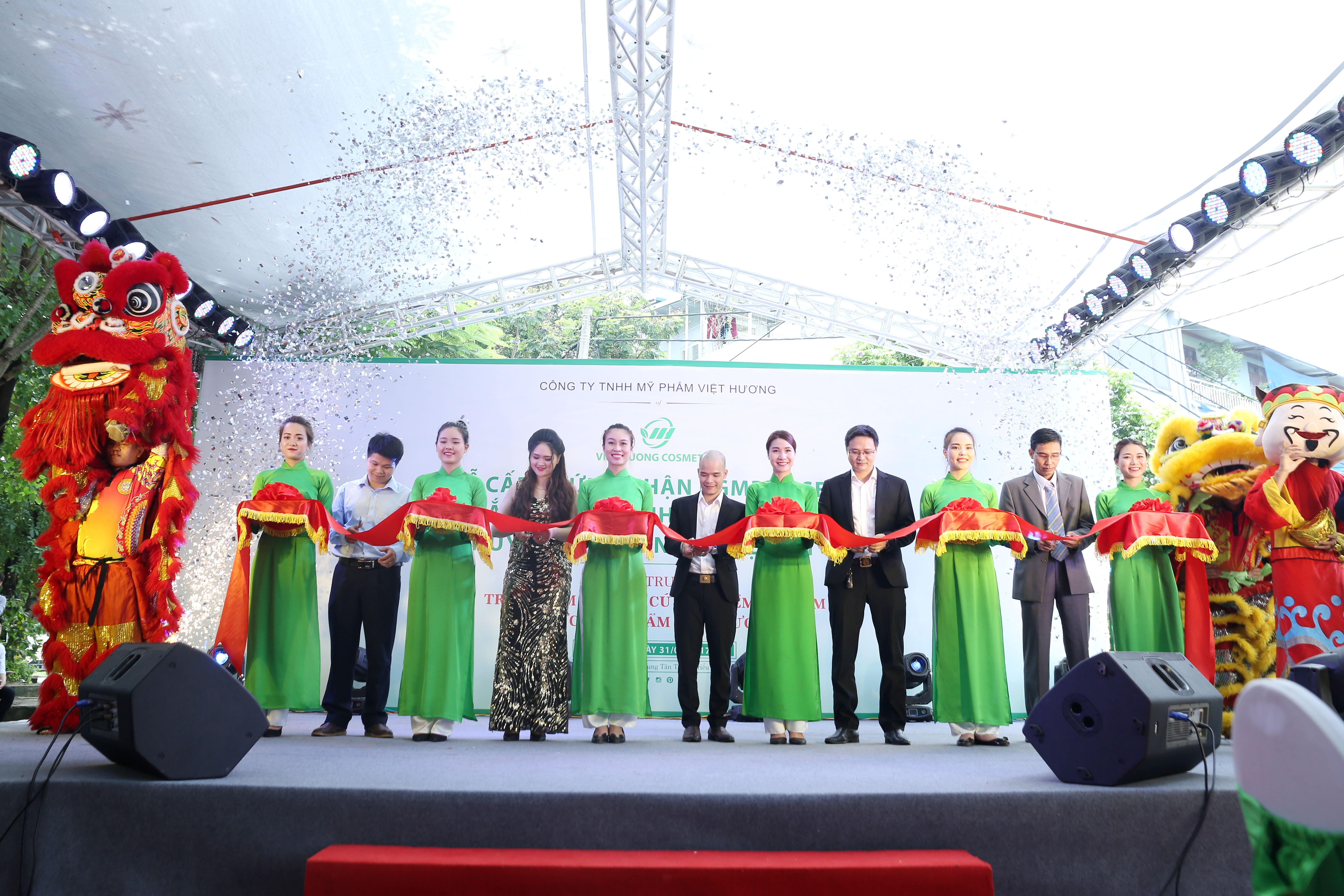 Cần biết - Mỹ phẩm Việt Hương khánh thành nhà máy sản xuất quy mô lớn nhất miền Bắc