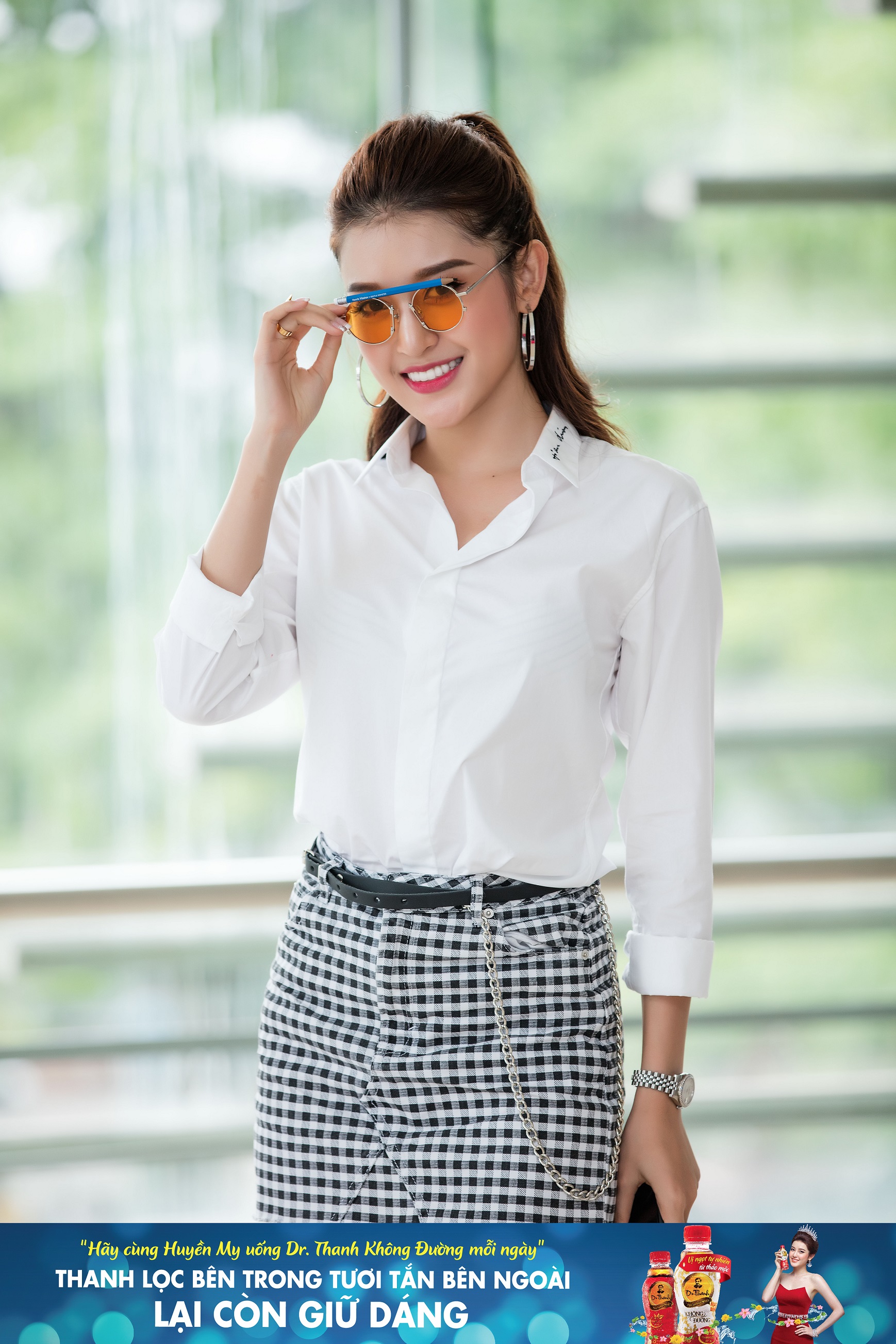 Giải trí - Á hậu Huyền My xuất hiện xinh tươi tại cuộc thi Hoa khôi Sinh viên 2017