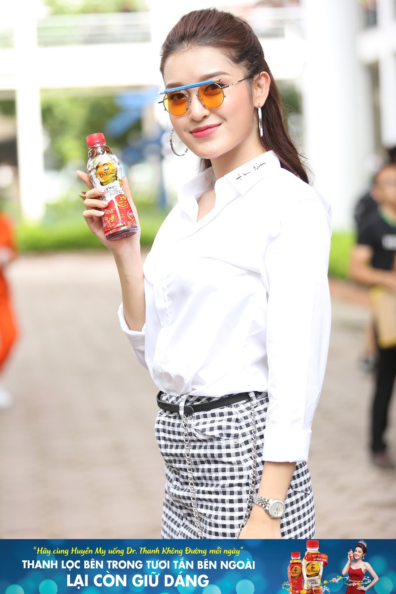 Giải trí - Á hậu Huyền My xuất hiện xinh tươi tại cuộc thi Hoa khôi Sinh viên 2017 (Hình 4).