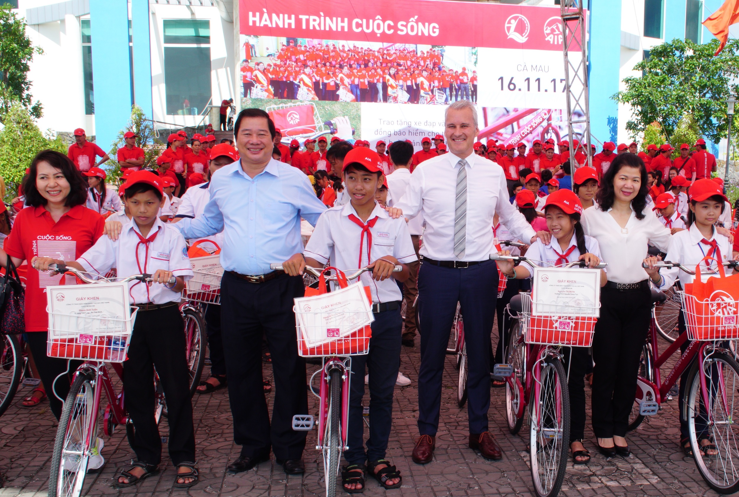 Truyền thông - Hành trình cuộc sống: Mang niềm vui đến trẻ em khó khăn ở Cà Mau (Hình 2).