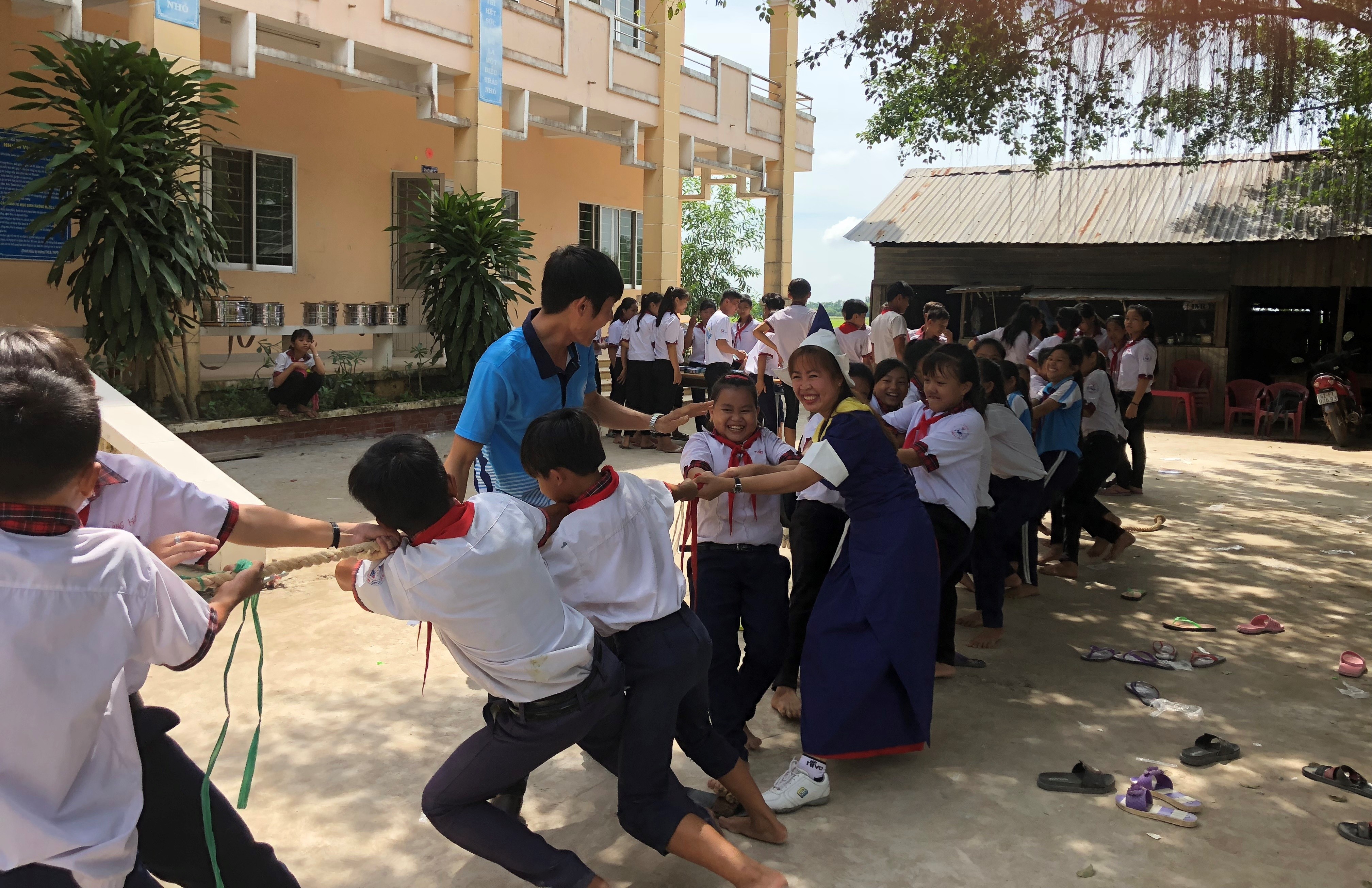 Hơn 16.000 ly sữa cho trẻ em nhân ngày sữa thế giới 2018 (Hình 2).