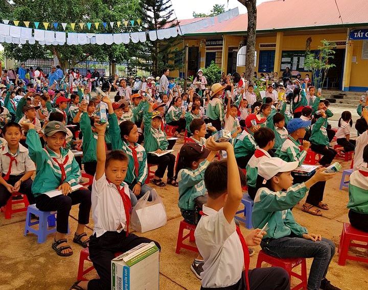 Hơn 16.000 ly sữa cho trẻ em nhân ngày sữa thế giới 2018