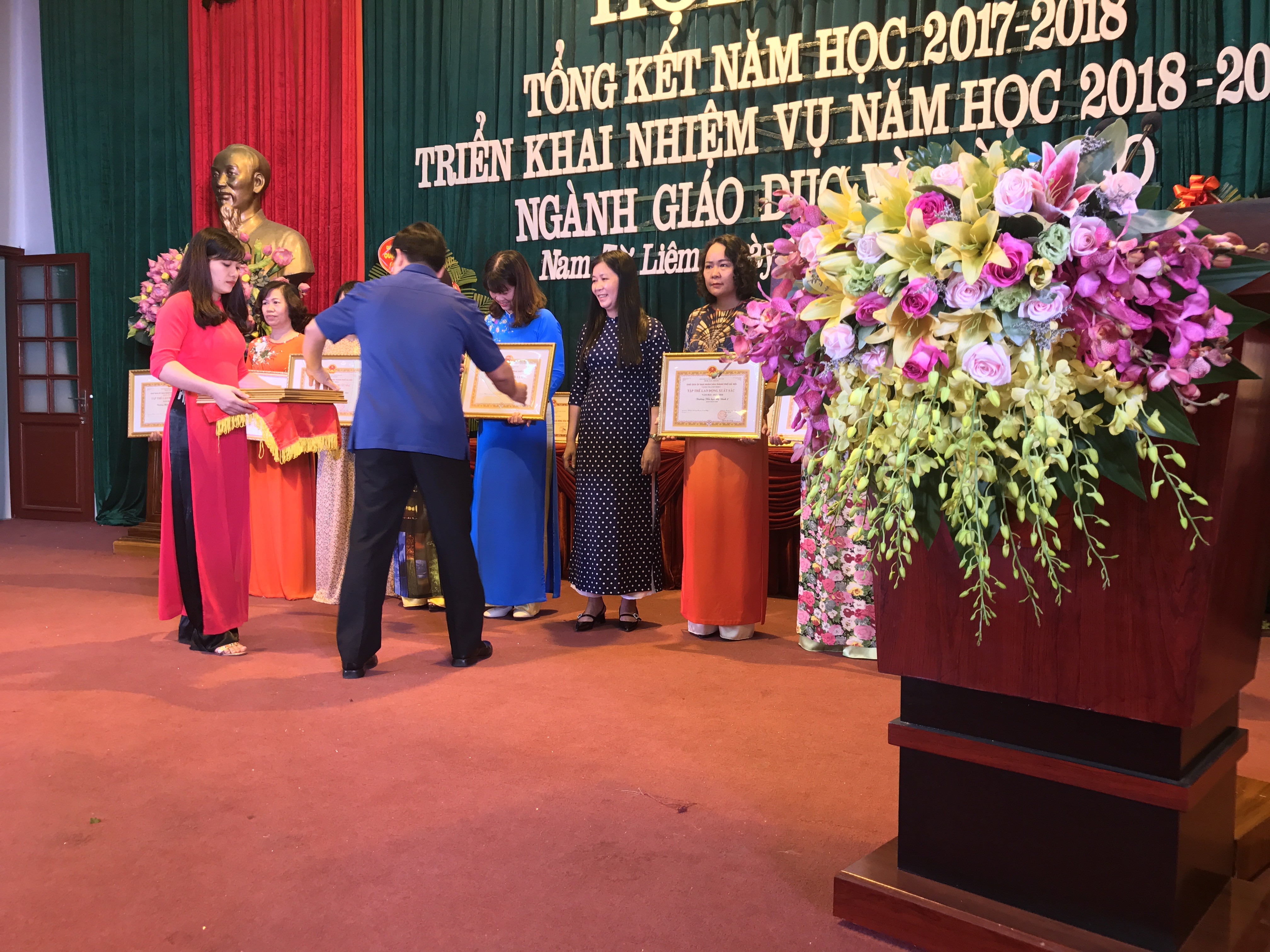 Truyền thông - Phòng GD&ĐT quận Nam Từ Liêm tổng kết năm học 2017- 2018, phương hướng nhiệm vụ năm học 2018- 2019 (Hình 3).