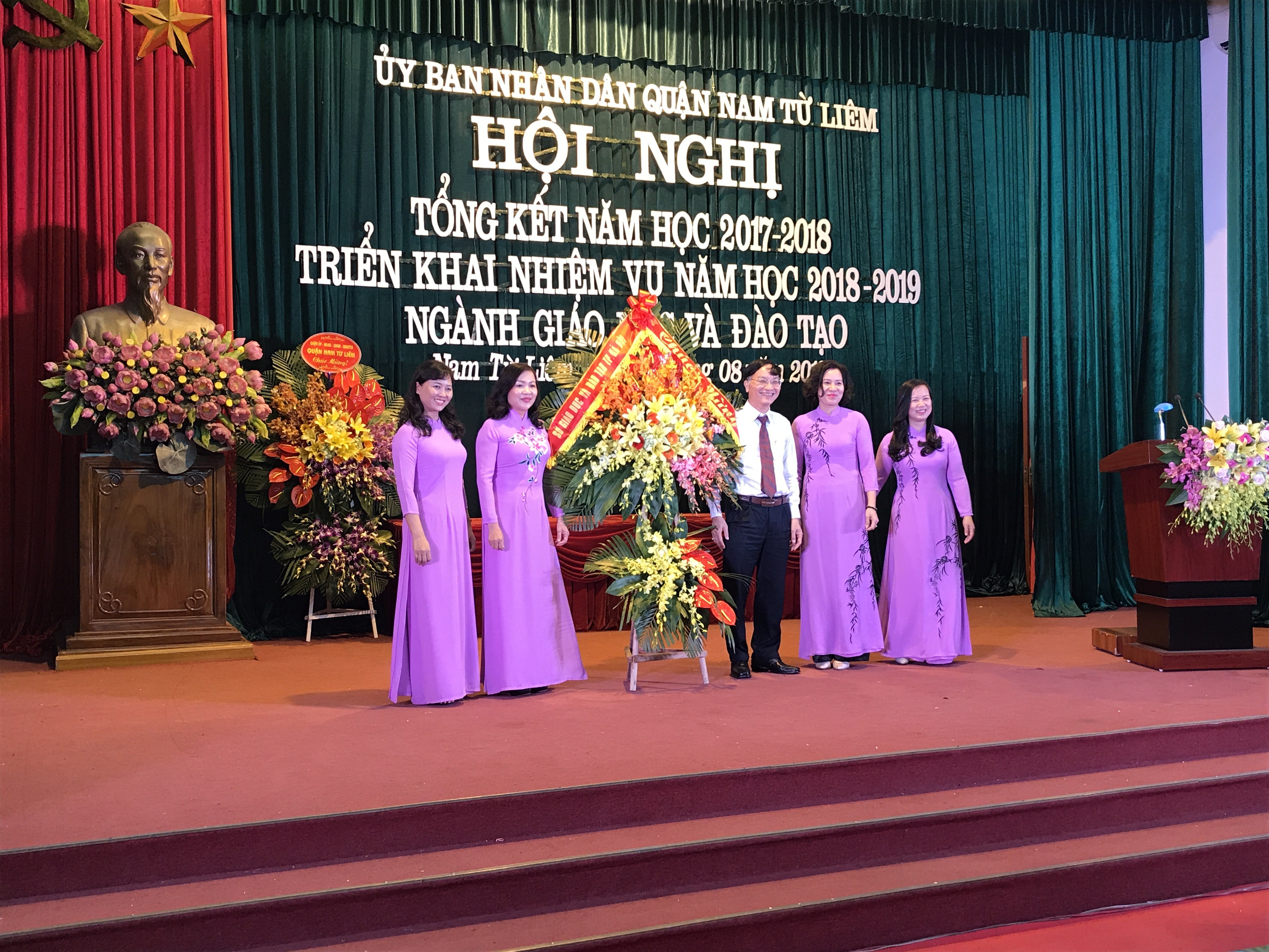 Truyền thông - Phòng GD&ĐT quận Nam Từ Liêm tổng kết năm học 2017- 2018, phương hướng nhiệm vụ năm học 2018- 2019 (Hình 5).