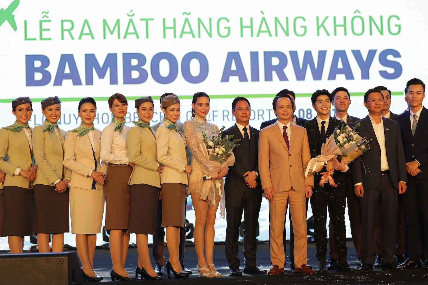 Tiêu dùng & Dư luận - Đêm nhạc “Vút bay” ra mắt Bamboo Airways, thăng hoa đến phút cuối  (Hình 2).