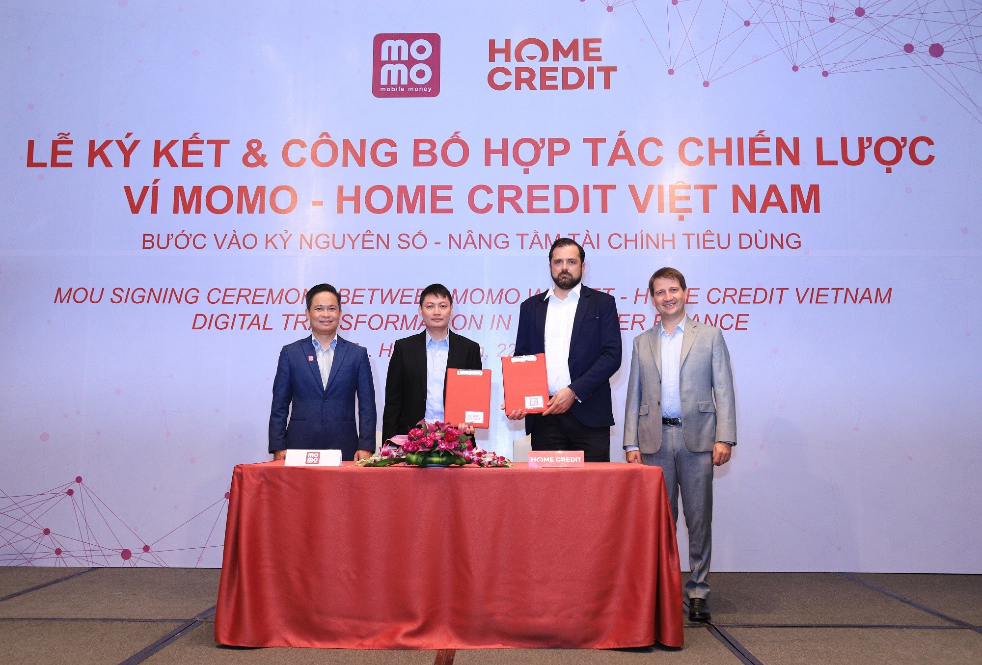 Truyền thông - Home Credit hợp tác chiến lược với Ví MoMo