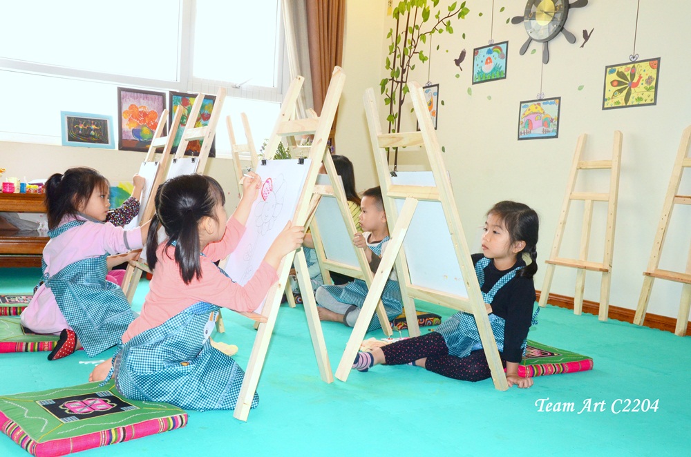 Truyền thông - Quyết tâm và niềm tin dành cho đam mê Hội họa của cô Nhung - Chủ nhiệm CLB vẽ TeamArt C2204 (Hình 11).