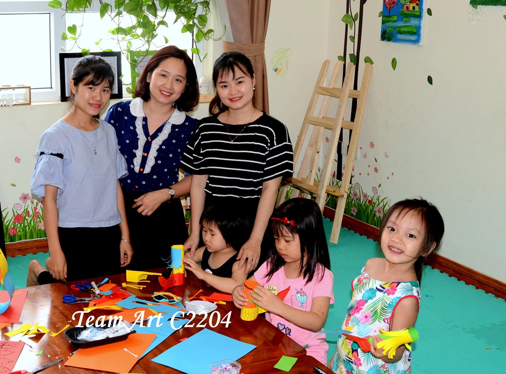 Truyền thông - Quyết tâm và niềm tin dành cho đam mê Hội họa của cô Nhung - Chủ nhiệm CLB vẽ TeamArt C2204 (Hình 5).