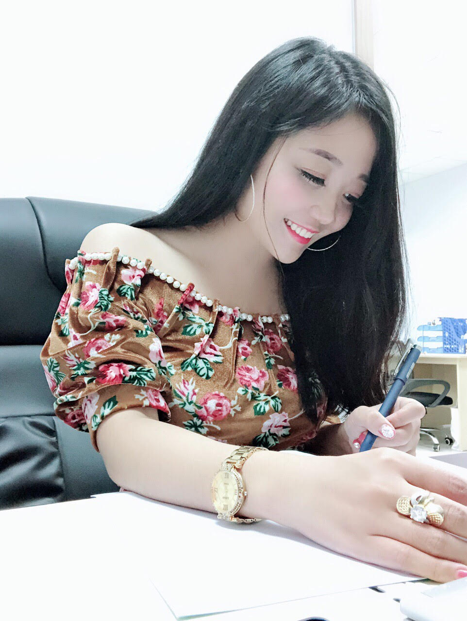 Truyền thông - Nữ giám đốc 9X xinh đẹp: Đã kinh doanh phải dám làm dám mạo hiểm (Hình 2).