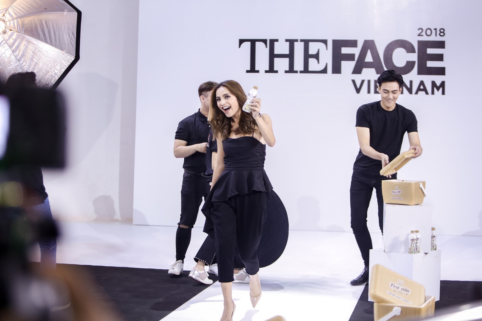 TV Show - The Face bất ngờ mời chuyên gia marketing hàng đầu thế giới huấn luyện thí sinh trước thử thách vào chung kết (Hình 6).