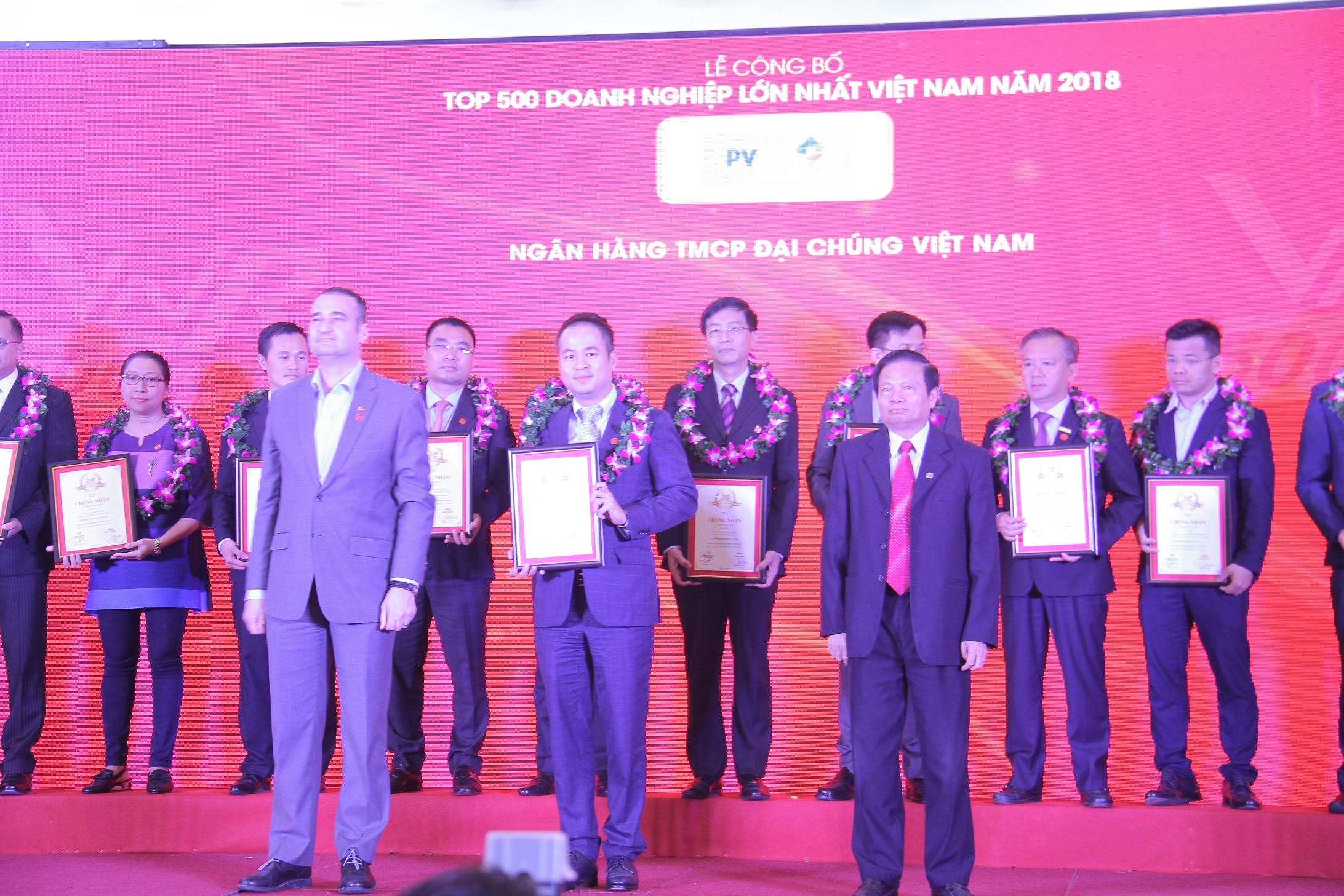 Tiêu dùng & Dư luận - PVN được vinh danh Top 500 Doanh nghiệp lớn nhất Việt Nam năm 2018 (Hình 4).