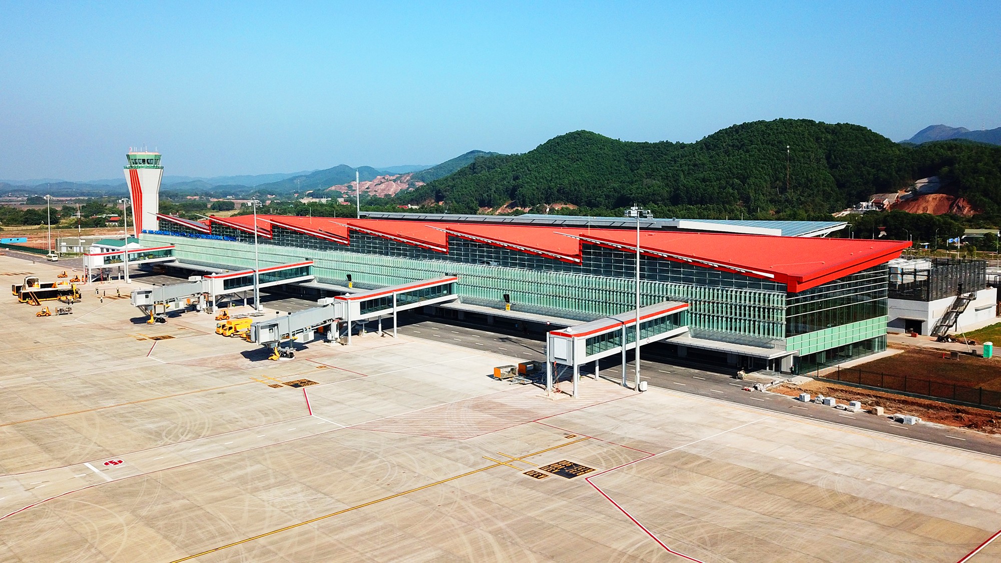 Đầu tư - Xây sân bay, cảng biển: Nhà đầu tư thấy lợi ích cho cả một vùng kinh tế (Hình 2).