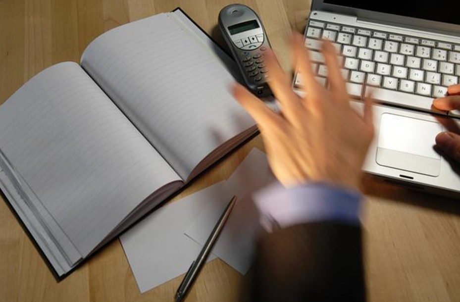 Sức khỏe - Đ&ocirc;ng dược gi&uacute;p người bệnh run tay lấy lại tự tin trong cuộc sống (H&igrave;nh 2).