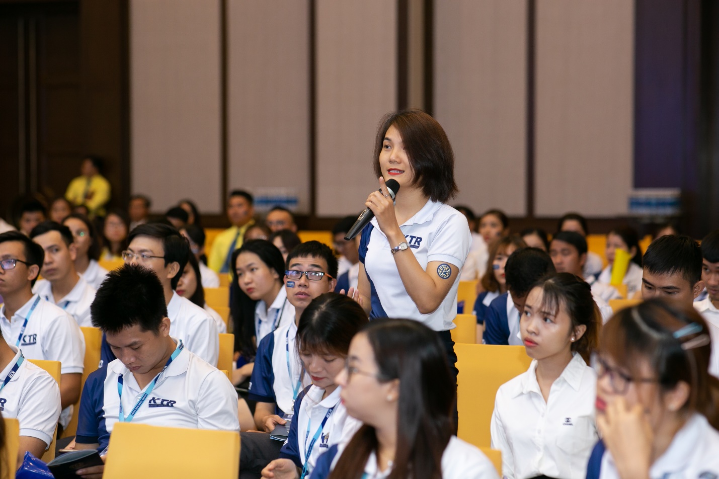 Truyền th&ocirc;ng - TP.Đ&agrave; Nẵng: Hơn 500 chuy&ecirc;n vi&ecirc;n BĐS b&ugrave;ng nổ tại &ldquo;Đường đua Si&ecirc;u Sales&rdquo;  (H&igrave;nh 4).
