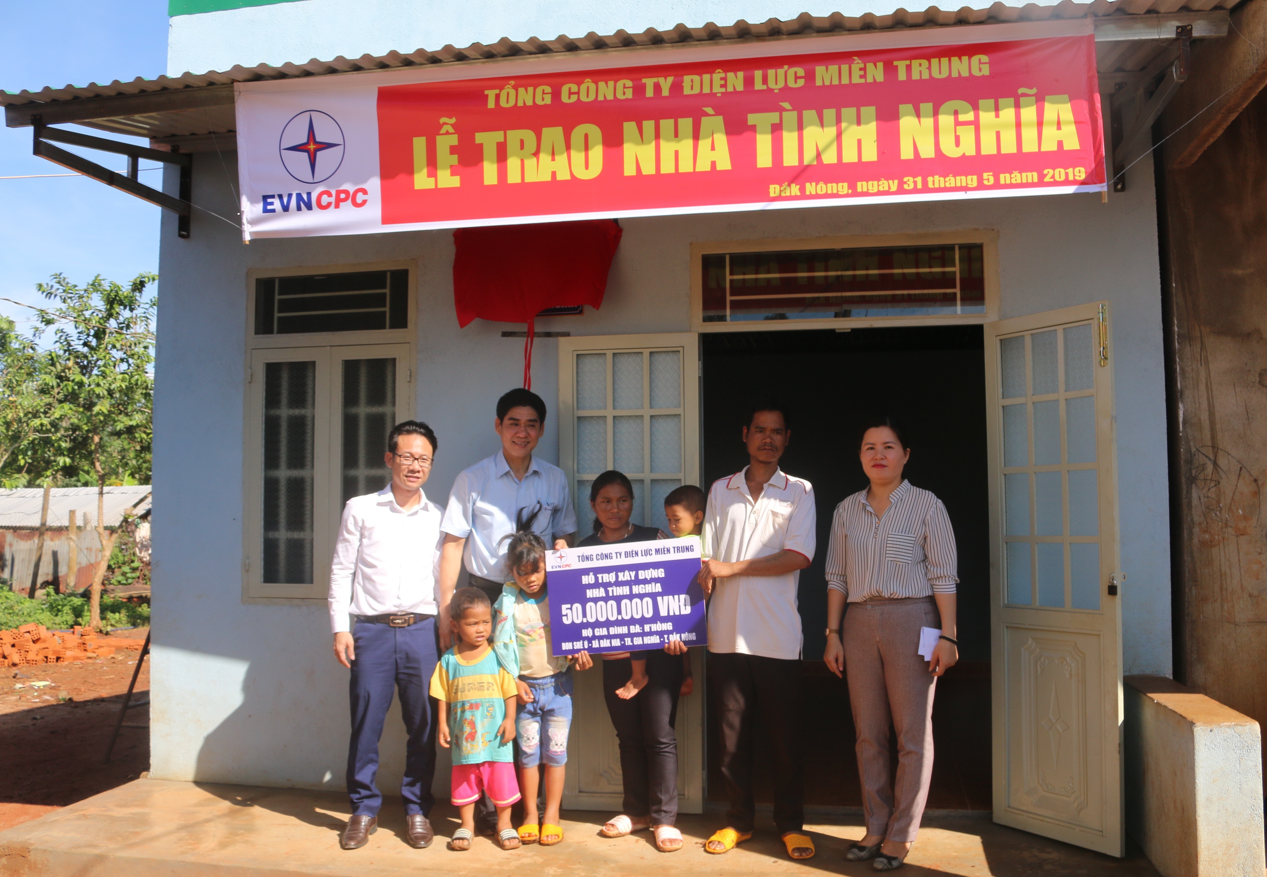 Truyền thông - Nhìn lại chặng đường 15 và những dấu ấn của công ty Điện lực Đắk Nông (Hình 2).
