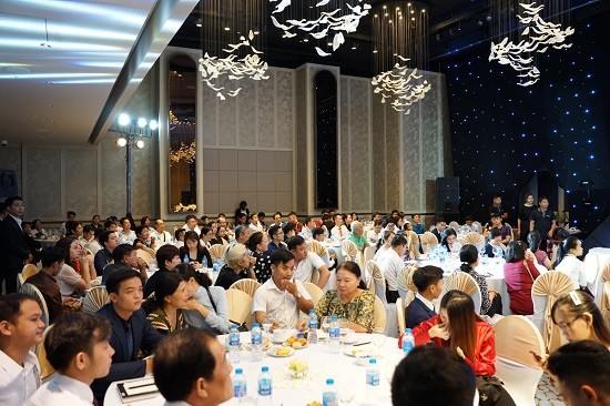 Bất động sản - Lộ diện chủ nhân giải thưởng căn Condotel hơn 3 tỷ đồng tại lễ tri ân Movenpick Resort Waverly Phú Quốc