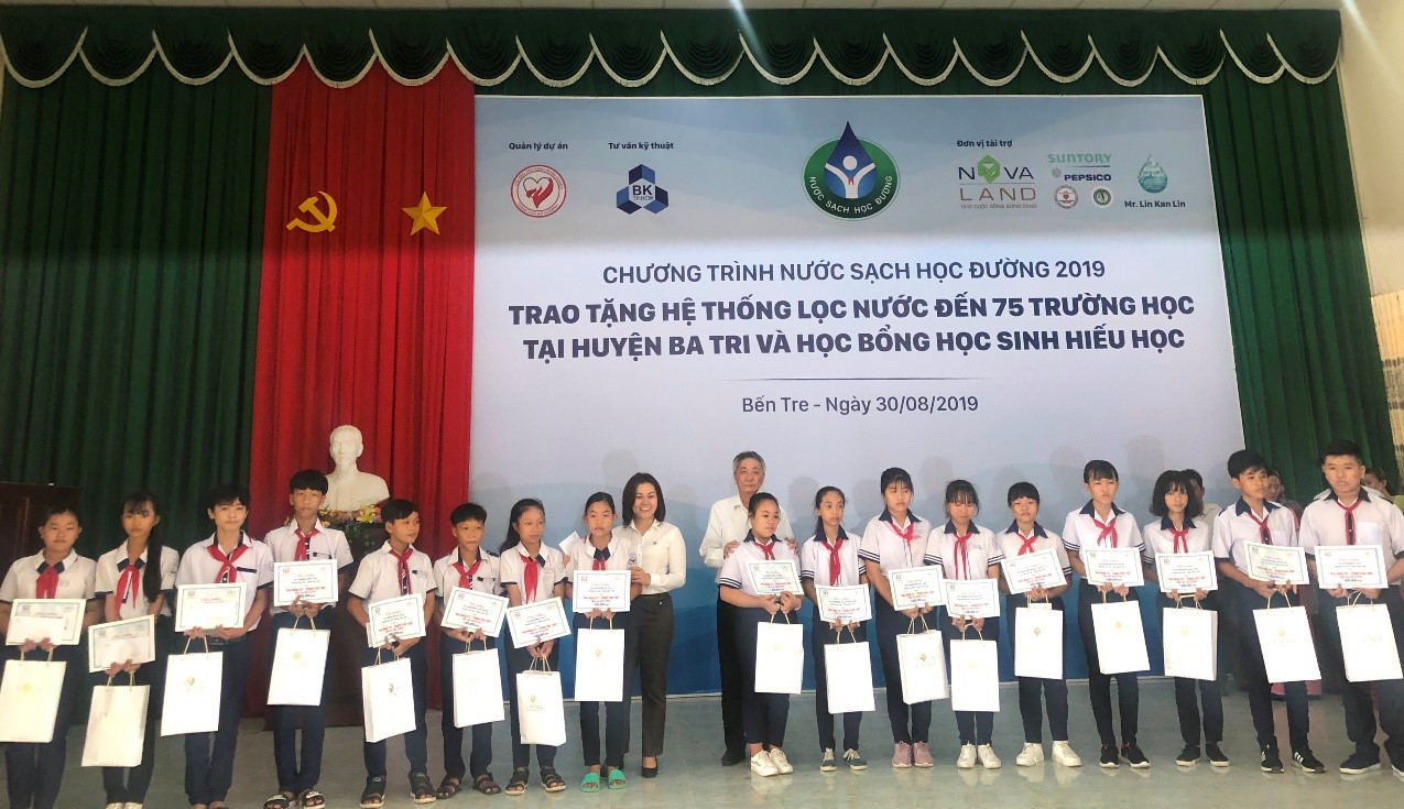 Tiêu dùng & Dư luận - Viết tiếp câu chuyện “Nước sạch học đường” và niềm vui mùa tựu trường tại Bến Tre và nhiều tỉnh thành (Hình 4).