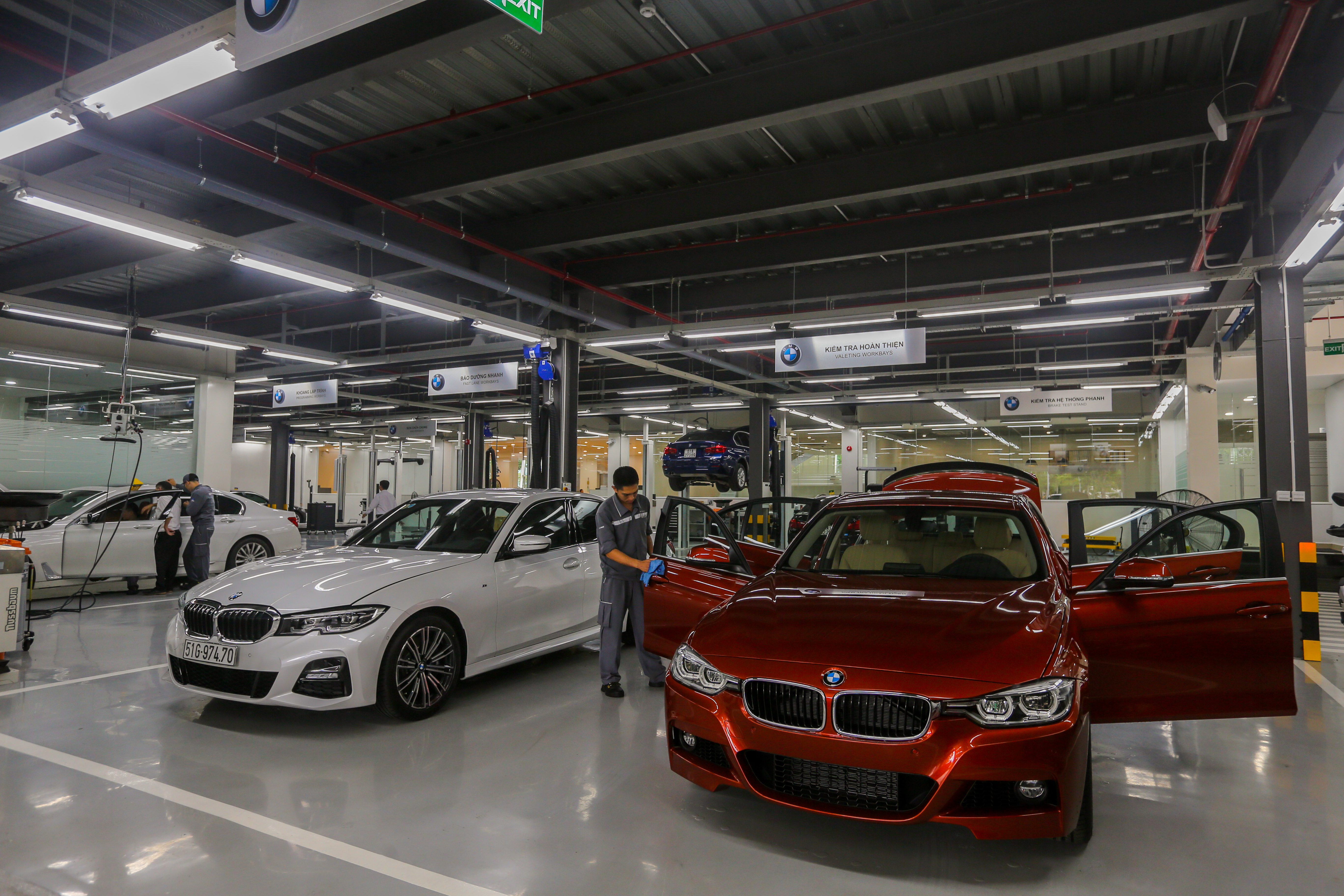 Thương hiệu - Chuyên gia hơn 20 năm kinh nghiệm với BMW sẽ giúp khách hàng chăm sóc xe (Hình 2).