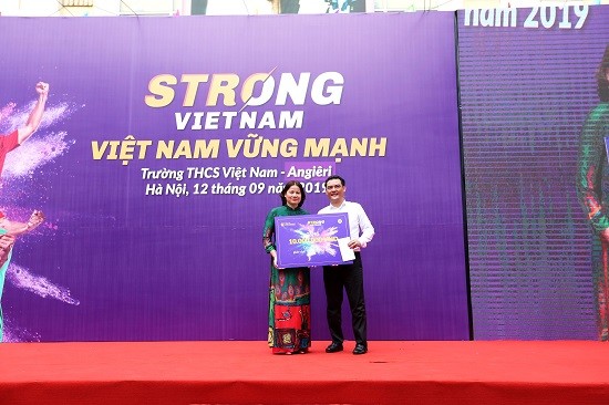 Truyền thông - Quang Hải, Bùi Tiến Dũng đeo mặt nạ trung thu truyền cảm hứng tại Strong Vietnam (Hình 9).