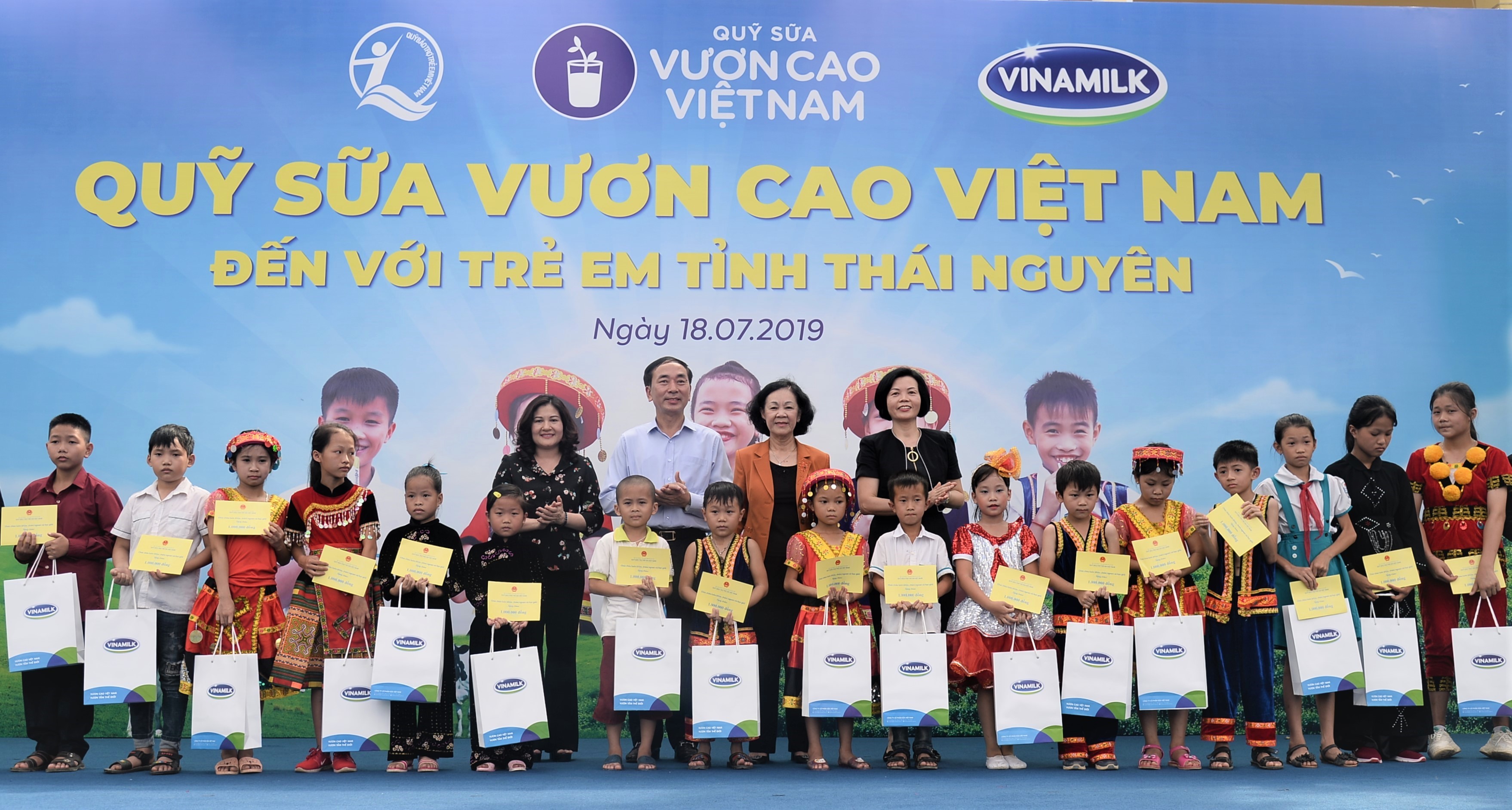 Sức khỏe - Quỹ sữa Vươn Cao Việt Nam- Nỗ lực vì sứ mệnh: “Để mọi trẻ em đều được uống sữa mỗi ngày”