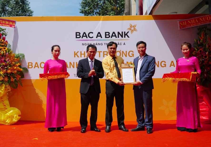 Tài chính - Ngân hàng - BAC A BANK khai trương chi nhánh mới, gia nhập thị trường tài chính Long An (Hình 4).