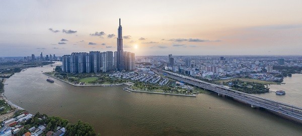 Truyền thông - “Nụ cười Việt Nam” toả sáng trên tháp Landmark 81 truyền đi thông điệp hòa bình (Hình 5).