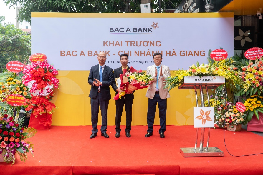 Tài chính - Ngân hàng - Khai trương chi nhánh Hà Giang – BAC A BANK có mặt nơi địa đầu tổ quốc (Hình 3).