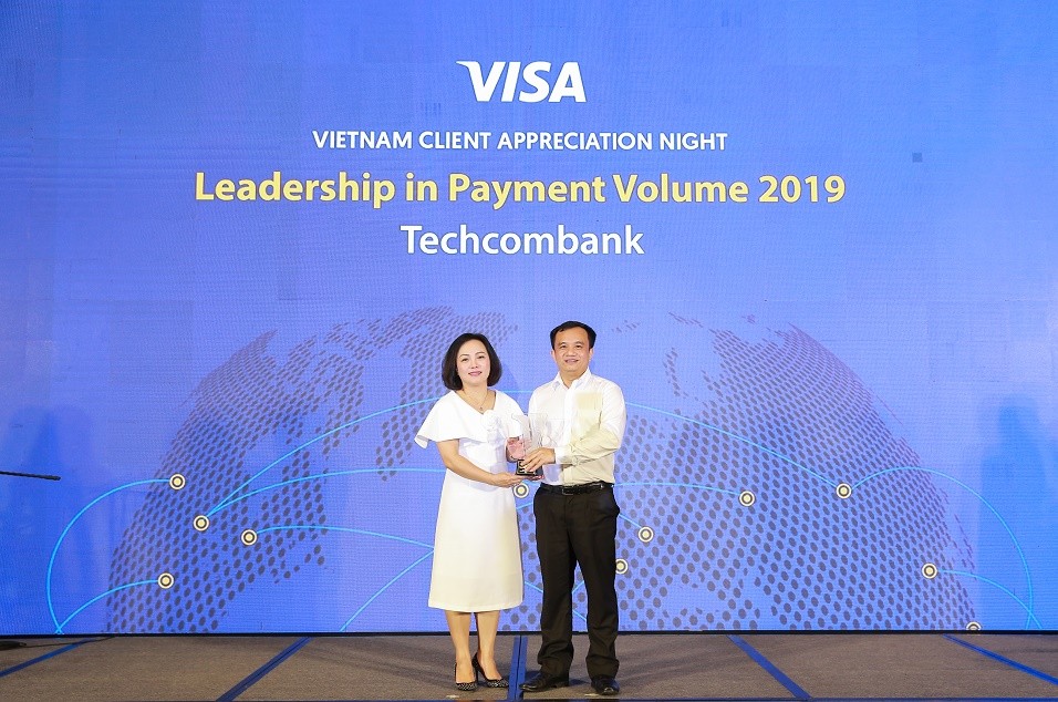 Tài chính - Ngân hàng - Techcombank đứng đầu toàn thị trường về doanh số thanh toán qua thẻ Visa