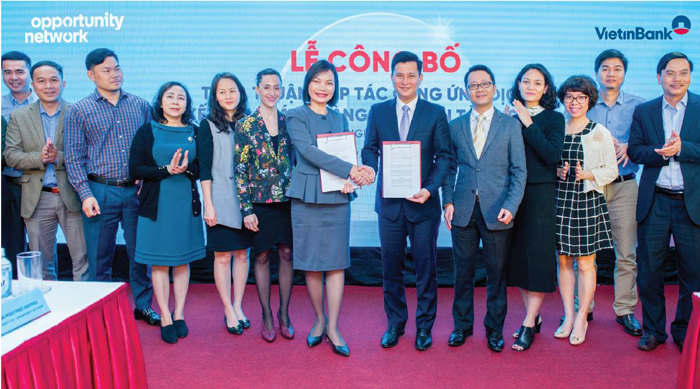 Tài chính - Ngân hàng - Công nghệ hóa sản phẩm, dịch vụ thanh toán - bước tiến của VietinBank (Hình 2).