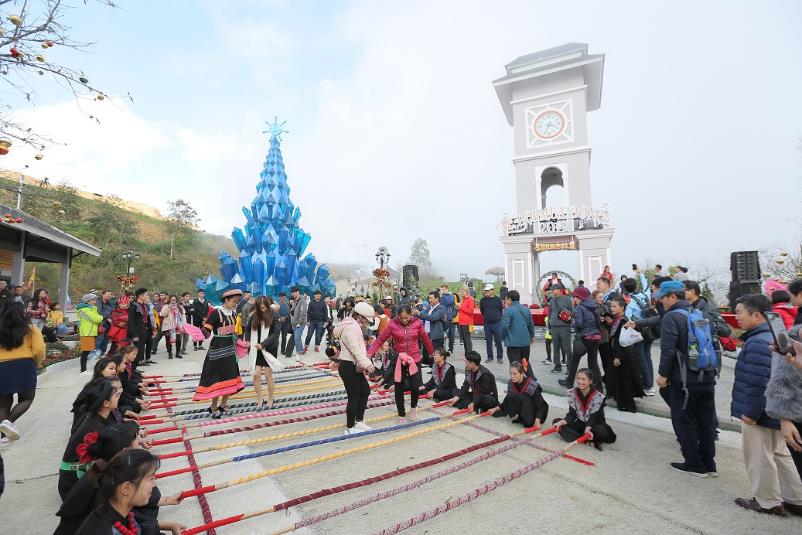 Truyền thông - Giáng sinh này chinh phục 'xứ sở pha lê' cực chất trên đỉnh Fansipan  (Hình 3).